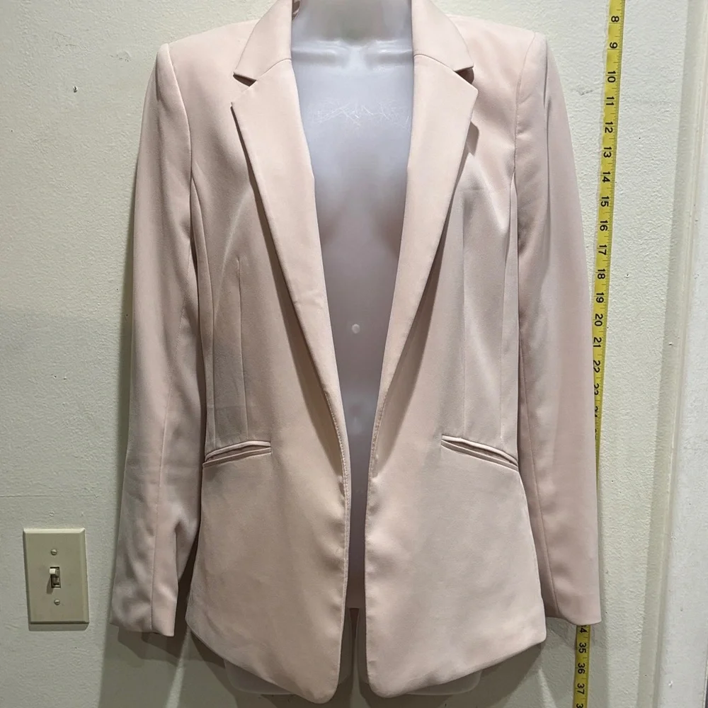 H&M Blazer in Soft Pink - Picture 1 of 6